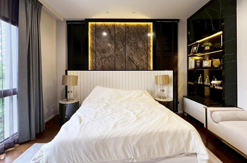 House with Shared Pool in Srinakarin 